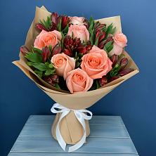 Букет цветов из:  Розы и Альстромерии в Белоярском Ханты-Мансийского АО