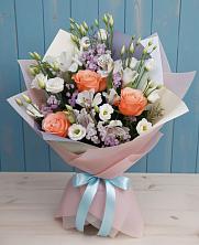 Букет цветов из:  Лизиантусы, Розы, Альстромерии и Гипсофила в Белоярском Ханты-Мансийского АО