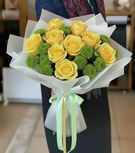 Букет цветов из:  Хризантемы и Розы в Белоярском Ханты-Мансийского АО